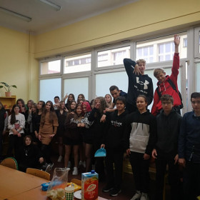 Przy stole Wigilijnym w klasie