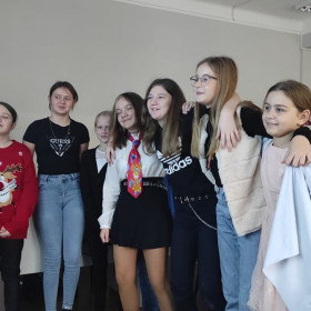 Przy stole Wigilijnym w klasie