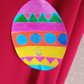 Papierowy model jajka - kolorowa pisanka