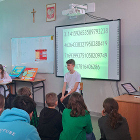 Zdjęcie przedstawiające przebieg Święta Liczby Pi